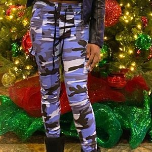 BLUE CAMO SKINNY JOGGERS